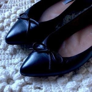 Margaux The Pointe Black Leather Flats in 39.5 M